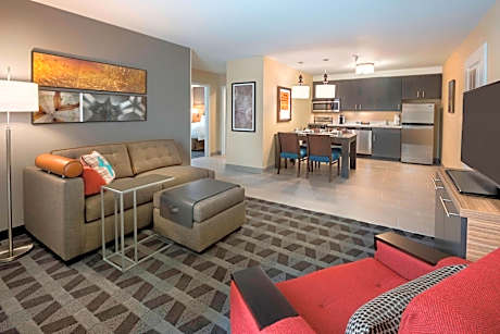 2 Bedroom Suite, Bedroom 1: 1 Queen, Bedroom 2: 1 Queen, Sofa bed