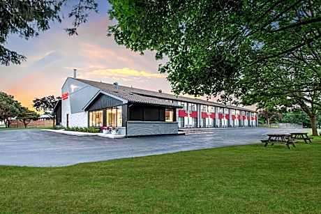 Ramada by Wyndham Kingston