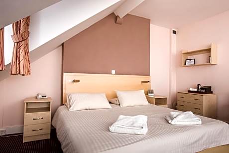 Single Room with Private External Bathroom