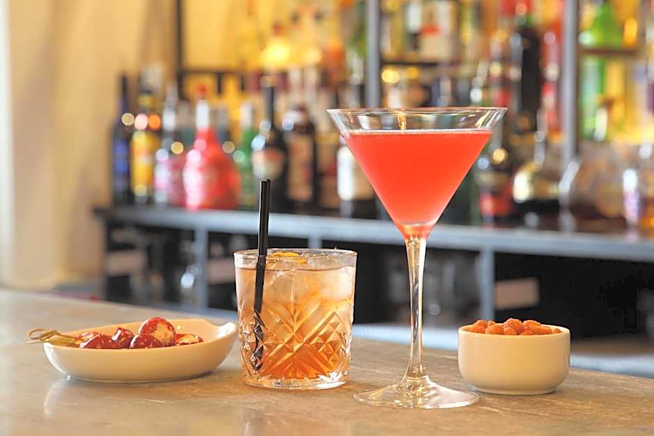 Macdonald New Blossoms Hotel