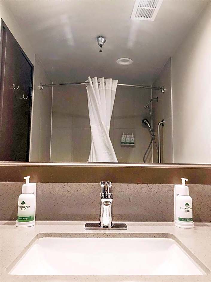 GreenTree Inn & Suites Los Angeles - Alhambra - Pasadena