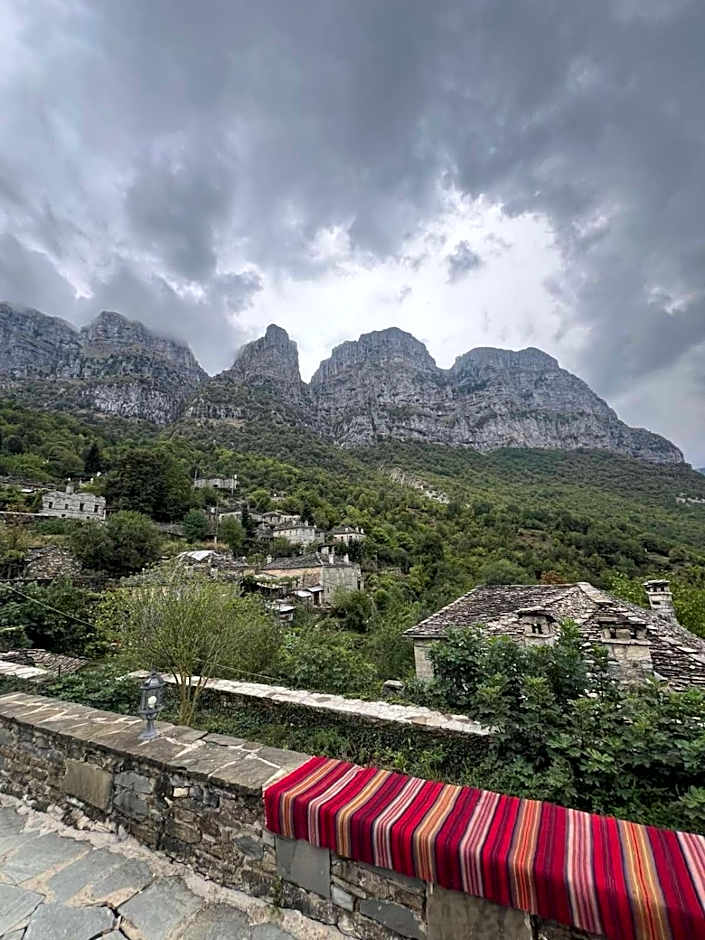 Ikojenia Traditional Lodge