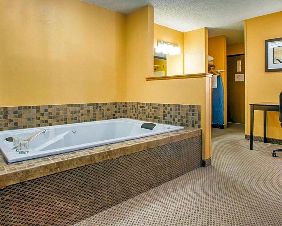 Quality Inn & Suites Kimberly - Appleton East