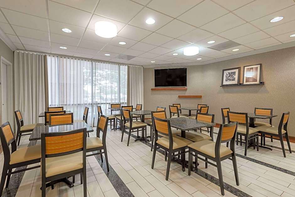 Wingate by Wyndham Springfield