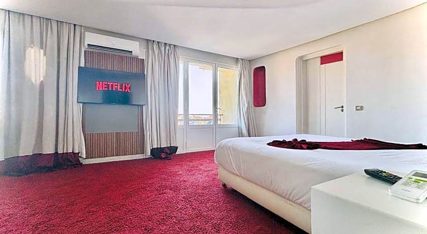 La Renaissance Hotel