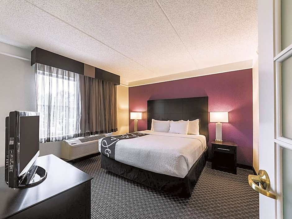 La Quinta Inn & Suites by Wyndham San Antonio Downtown