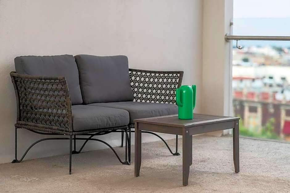 P501 Central 2Bdrm 2bath AC Rooftop