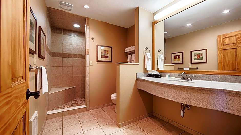 Crossroads Hotel & Event Center