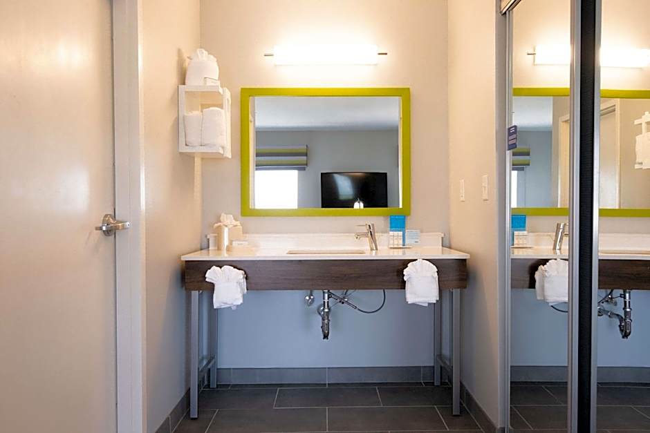 Hampton Inn By Hilton & Suites Dallas/Lewisville-Vista Ridge Mall, Tx