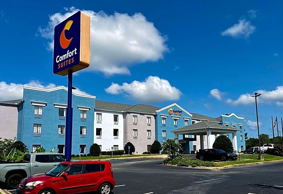 Photo 1 of 22 of Comfort Suites Gadsden Attalla