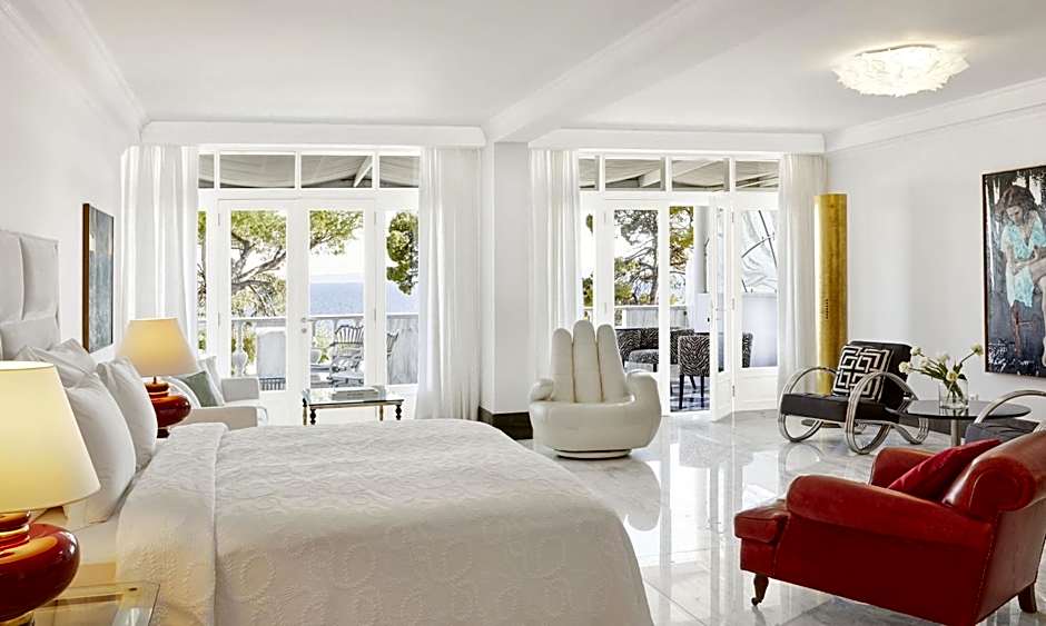 Photo 1 of 2 of Superior Suite, Sea View