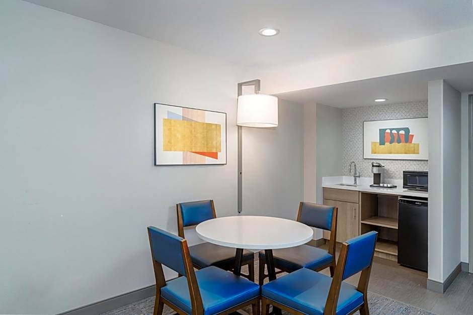 Holiday Inn Express & Suites Bozeman West By IHG