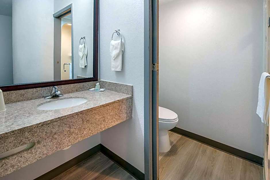 Quality Inn & Suites Richardson-Dallas