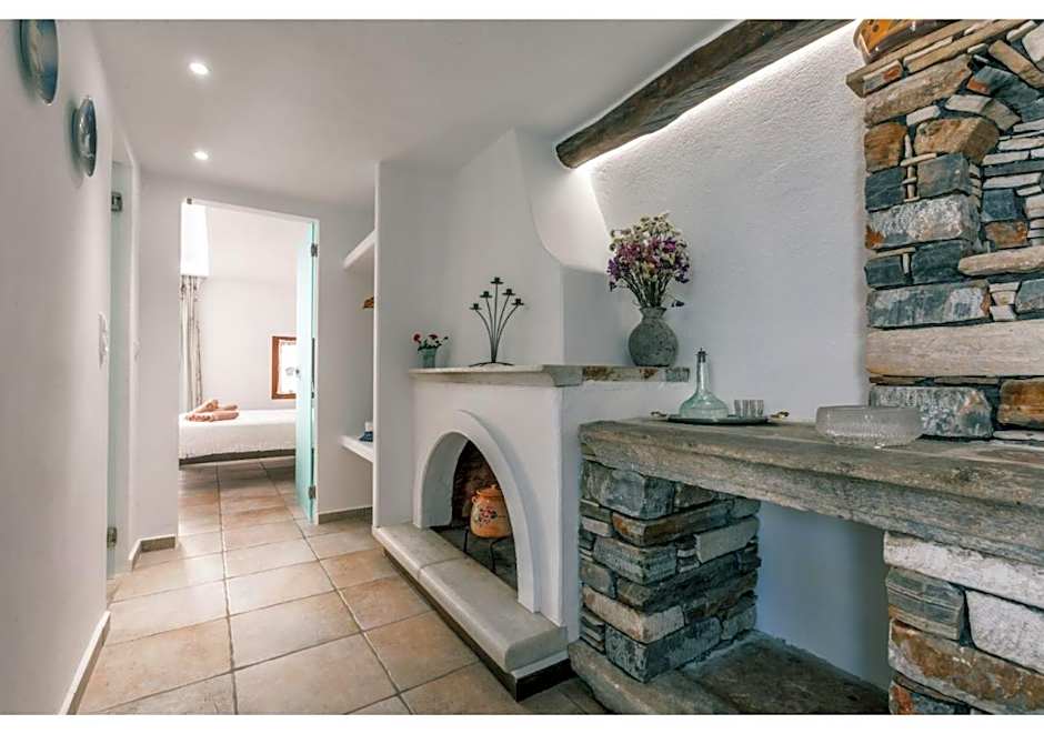 Arco Naxos Luxury Apartments