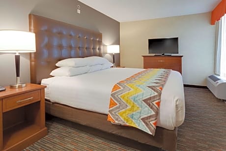 Deluxe King Suite
