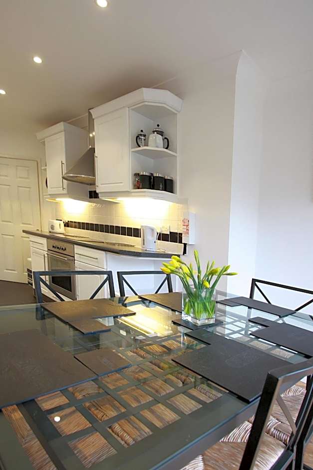 Abacus Bed and Breakfast, Blackwater, Hampshire