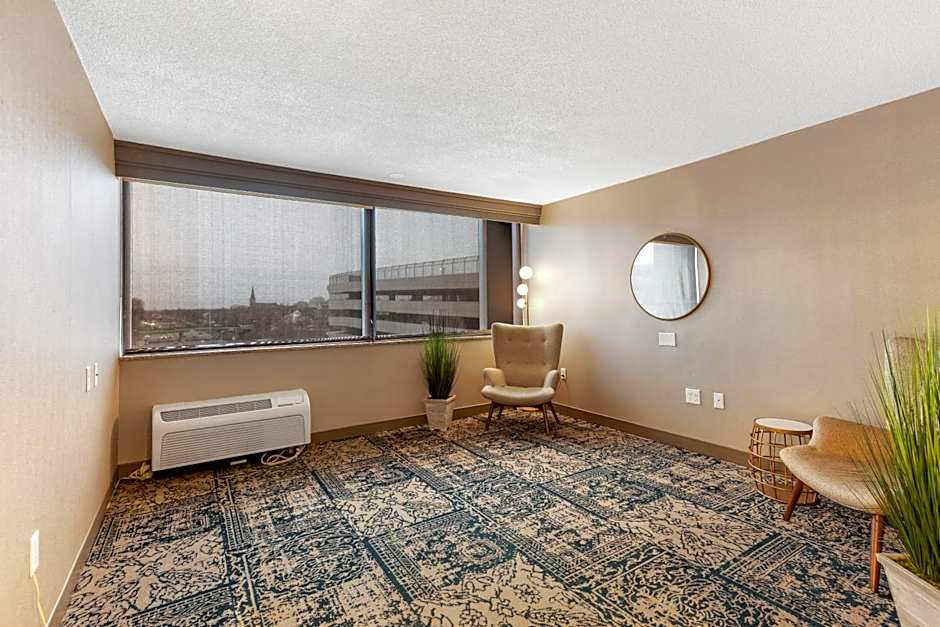 Four Points by Sheraton Boston Newton