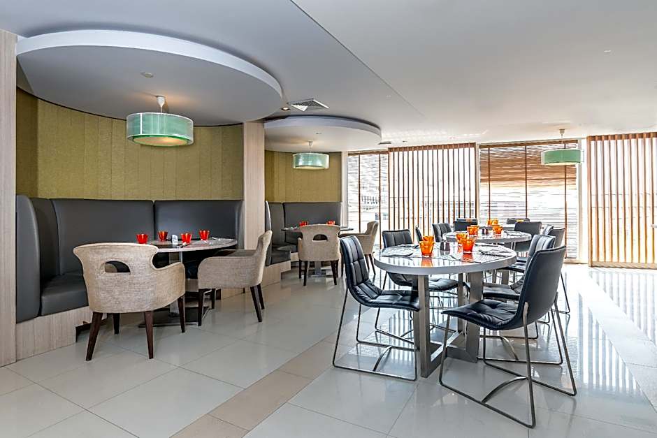 Hilton Garden Inn Bangkok Silom