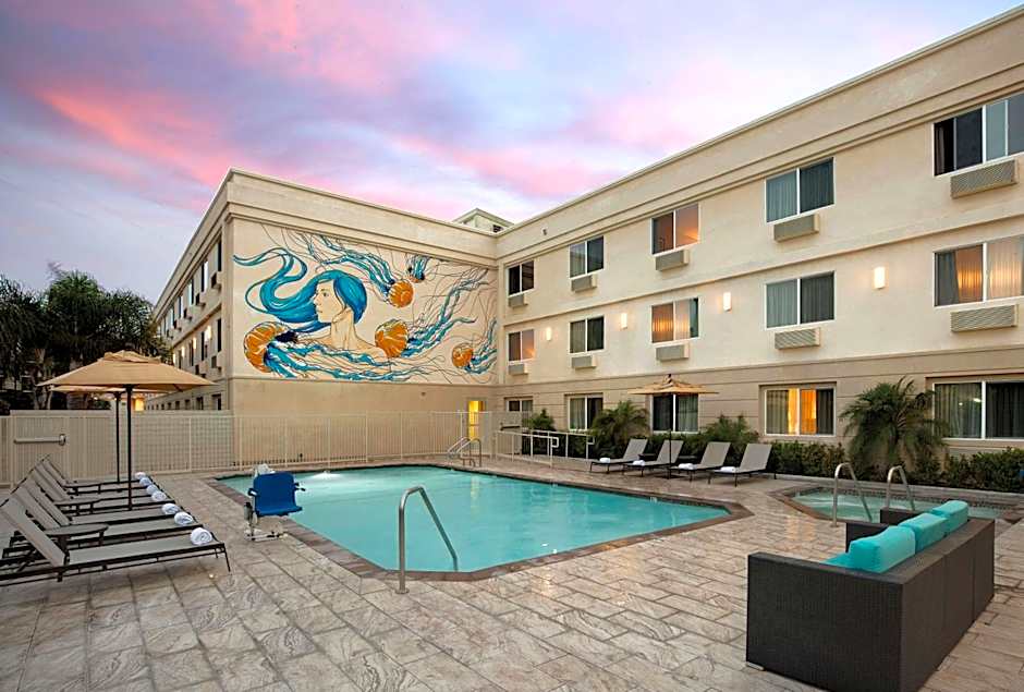 Redondo Beach Hotel, Tapestry Collection by Hilton