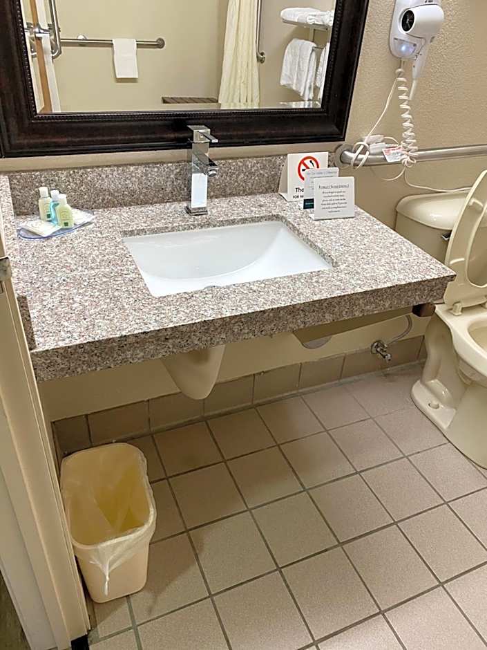 Quality Inn Clinton-Knoxville North