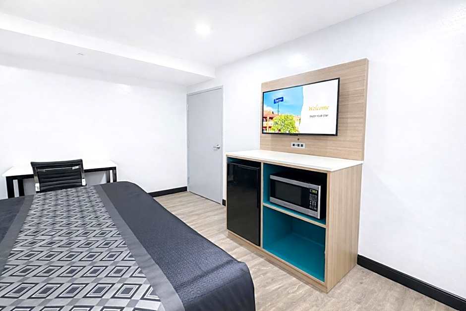 Express Inn & Suites