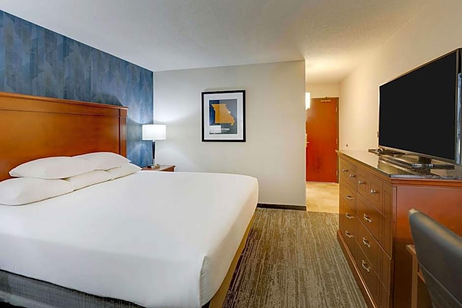 Drury Inn & Suites St. Louis St. Peters