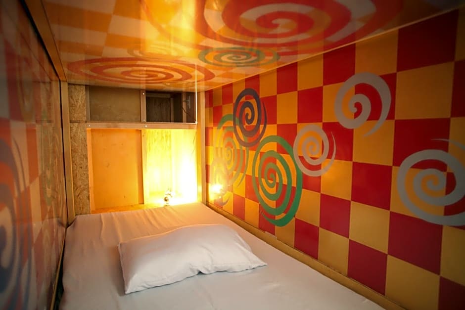 Base Inn Komagome Tokyo