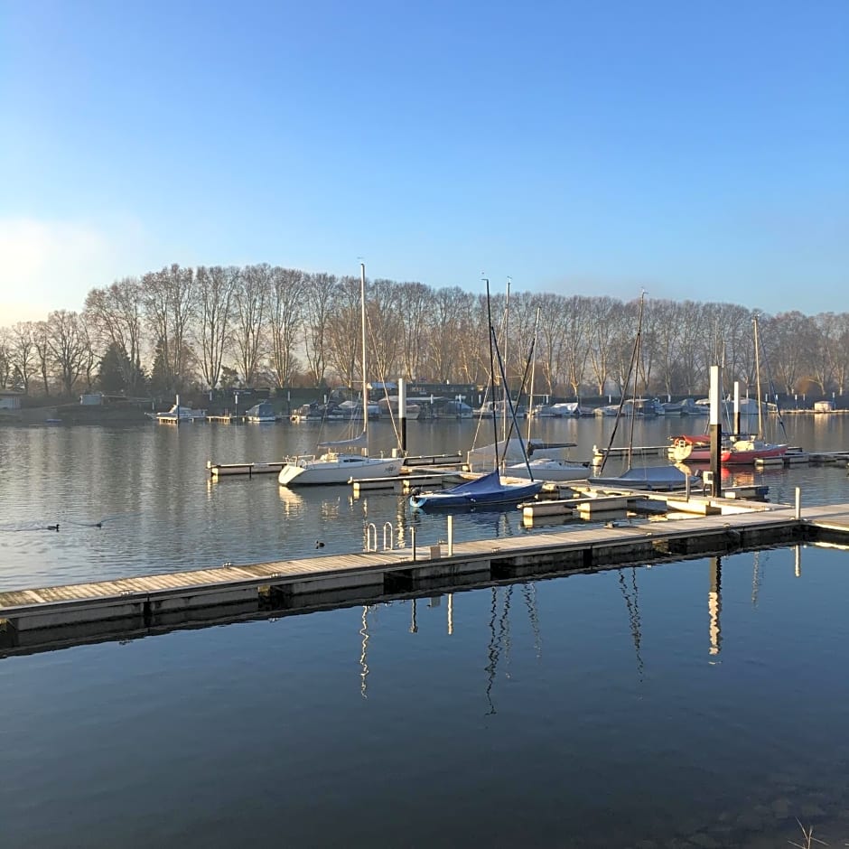 Schmuckkästle am Hafen