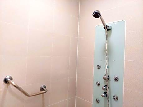 One-Bedroom Double Suite