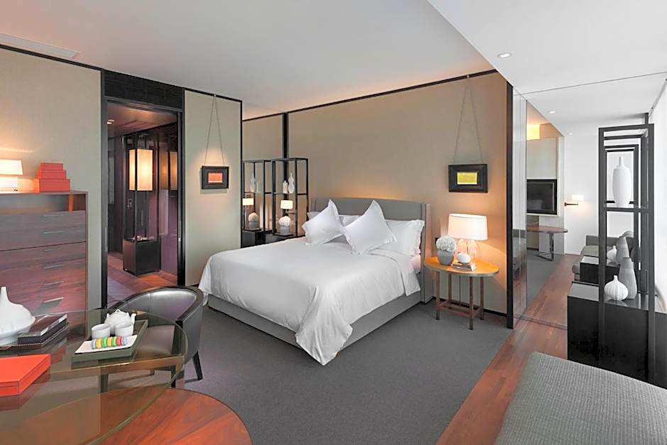 Photo 1 of 4 of Club Deluxe 1 King Bed