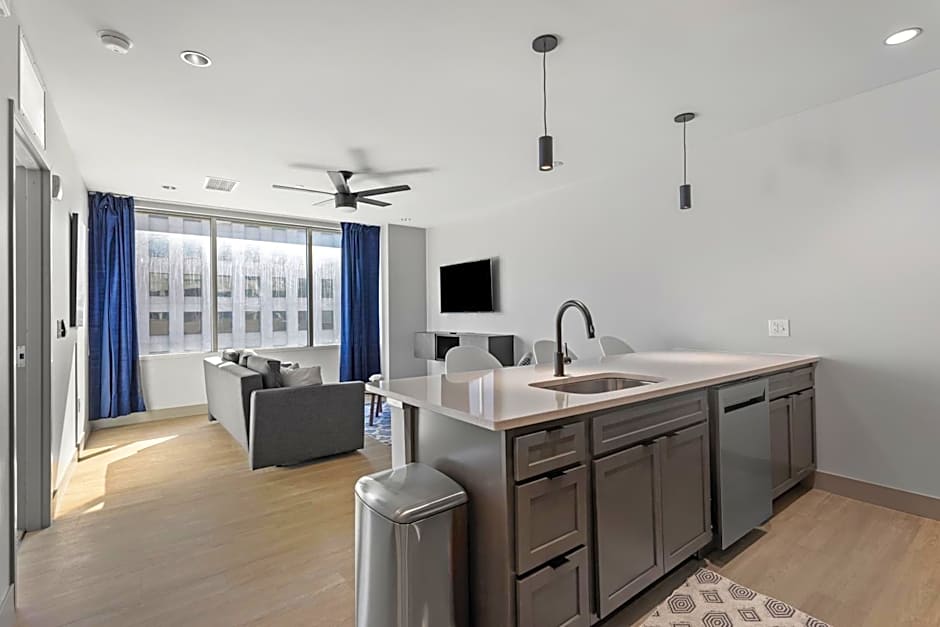 175 LEX - Walkable Downtown Lexington & Rupp Arena - Full Condos