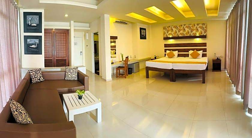 Beacon Beach Hotel