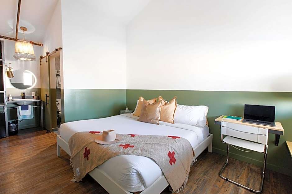 Mellow Moon Lodge
