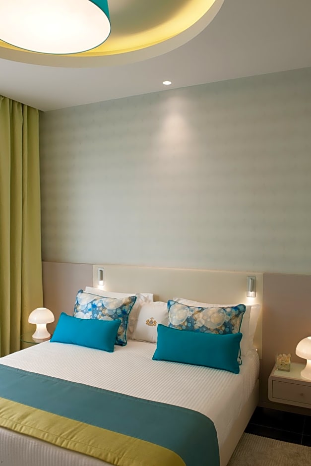 Le Bristol Hotel