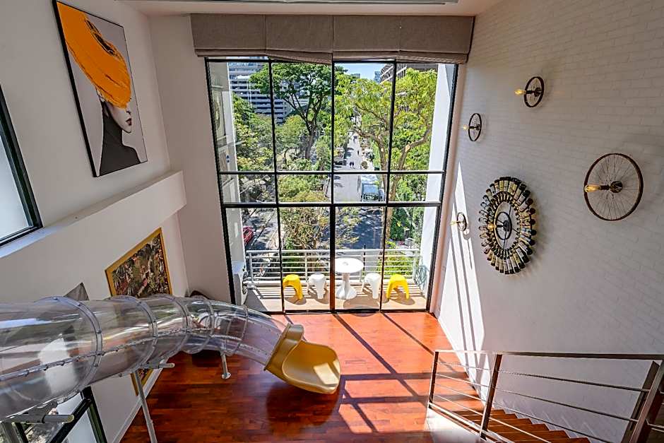 Benviar Tonson Residence