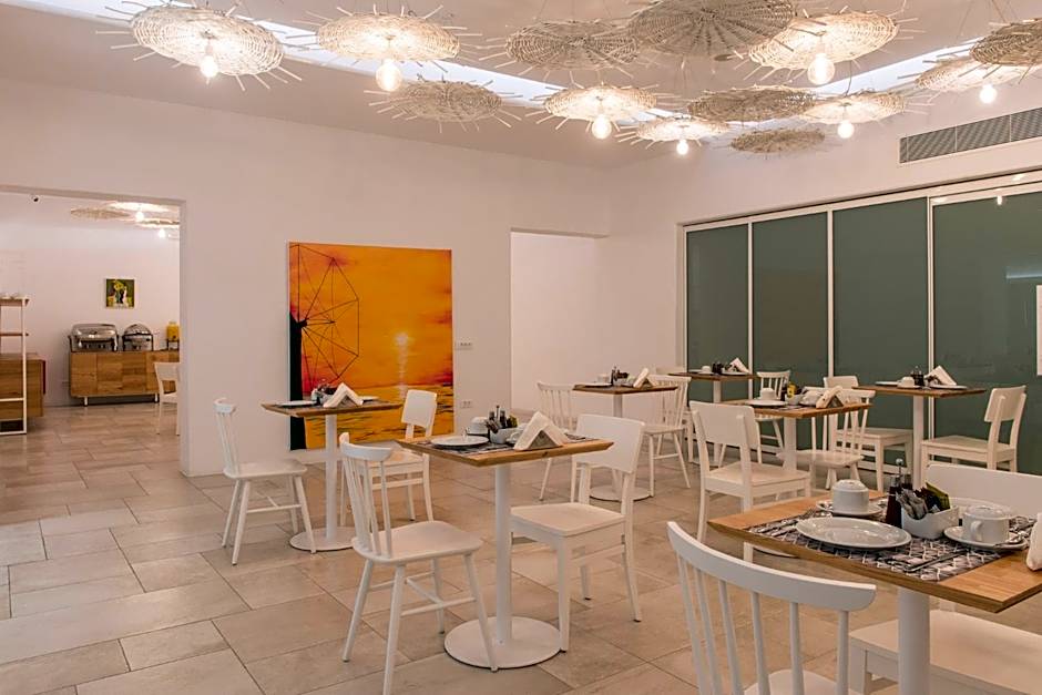 Vienoula's Garden Hotel