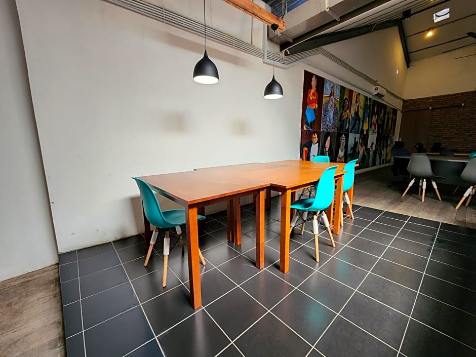 Upspot Kuching Waterfront Premium Hostel