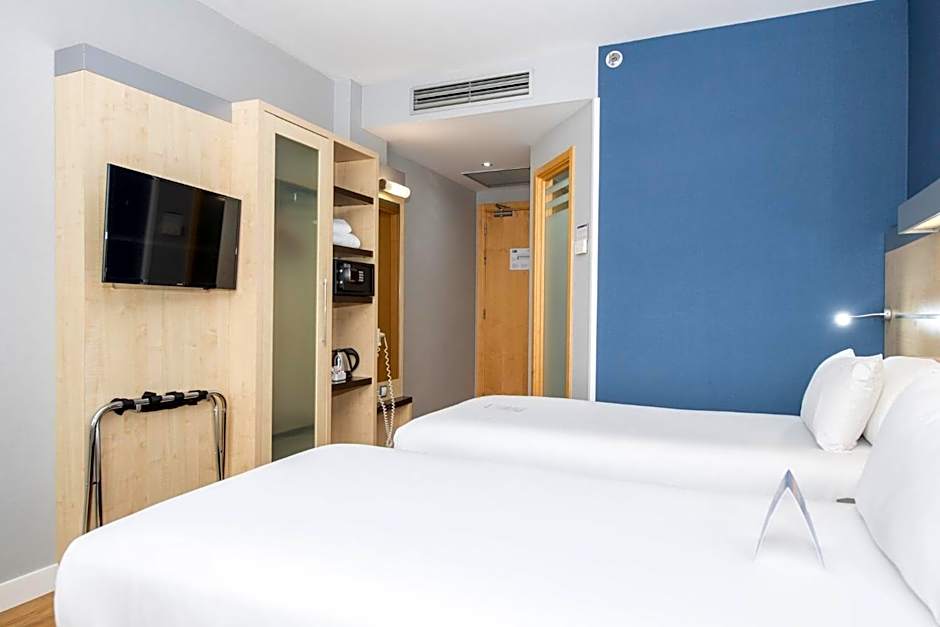 Holiday Inn Express Barcelona City 22@ By IHG