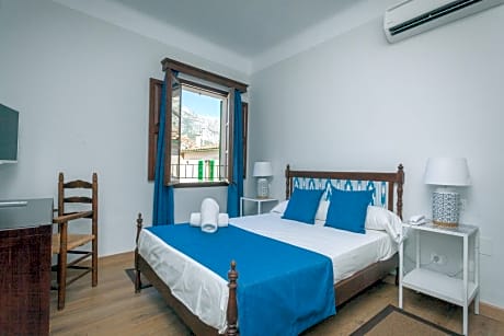 Double Room with Air-Conditioning