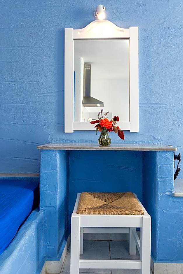 Stratos Apartments & Studios