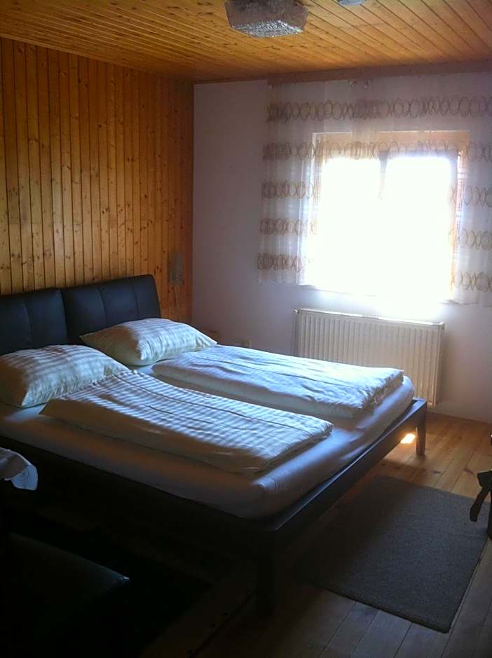 Photo 1 of 4 of Double Room
