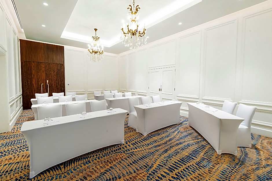 Hyatt Regency Harare, The Meikles