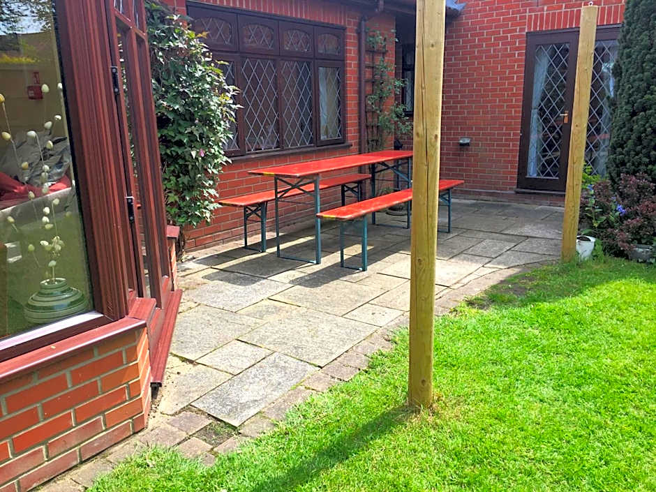 Toothbrush Rooms at Lattice Lodge - Guest Kitchen & EV Recharging