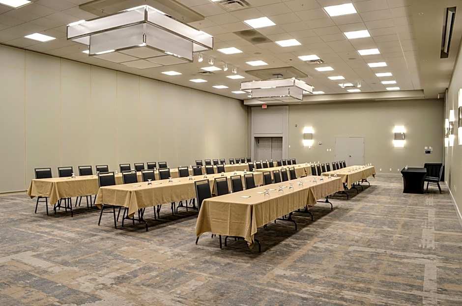 Holiday Inn Fargo By IHG