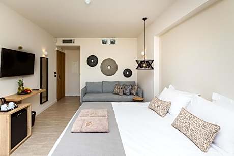 Deluxe Suite with Sea View