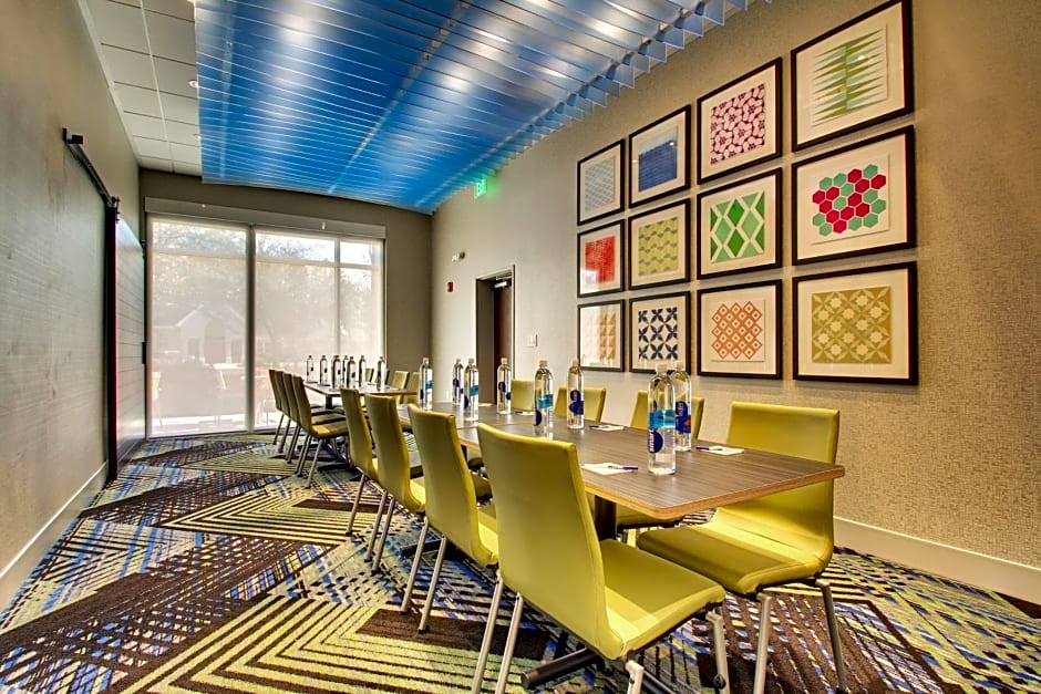 Holiday Inn Express & Suites Charleston NE Mt Pleasant US17 By IHG