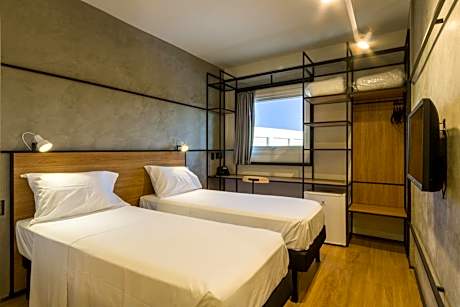 Modern Apartment with 2 Single Beds
