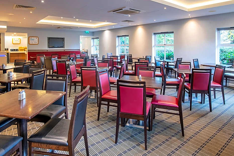 Holiday Inn Express Birmingham Oldbury By IHG