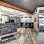 Invermere Inn & Suites