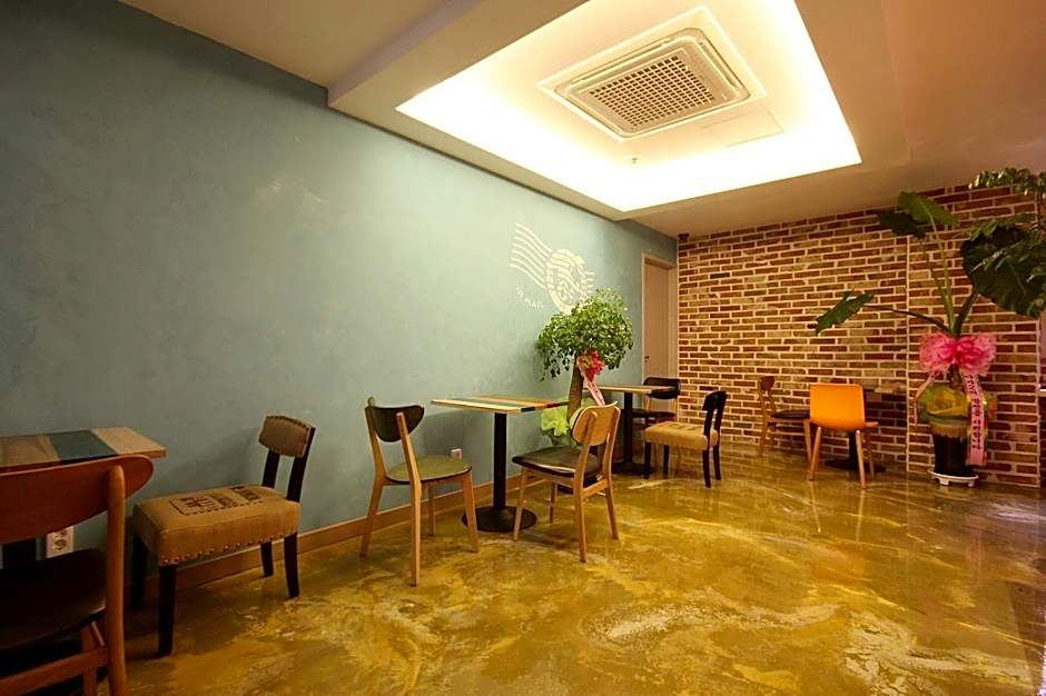 Hotel H2